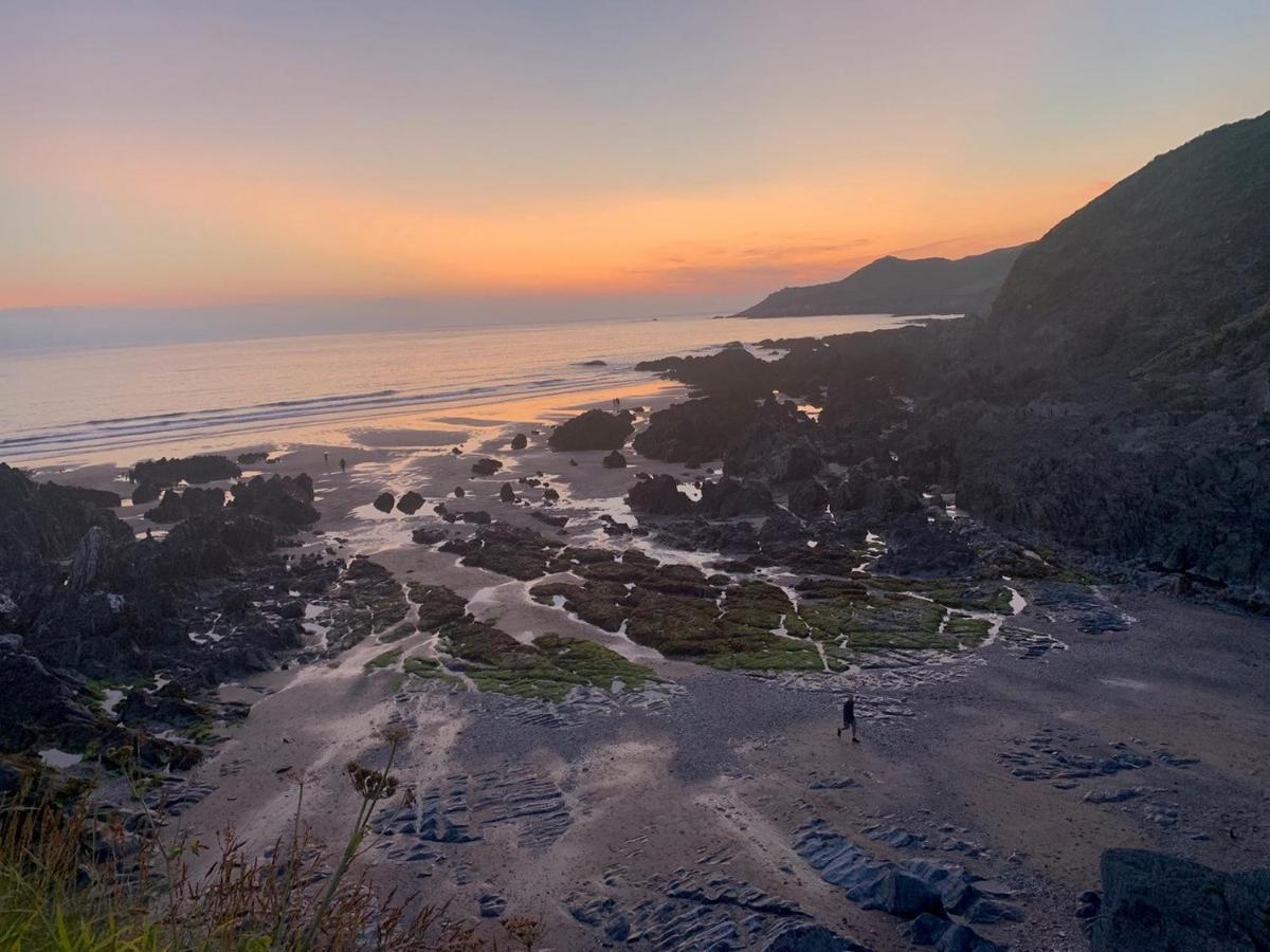8 Middlecombe - Luxury Apartment At Byron Woolacombe, Only 4 Minute Walk To Woolacombe Beach! Экстерьер фото